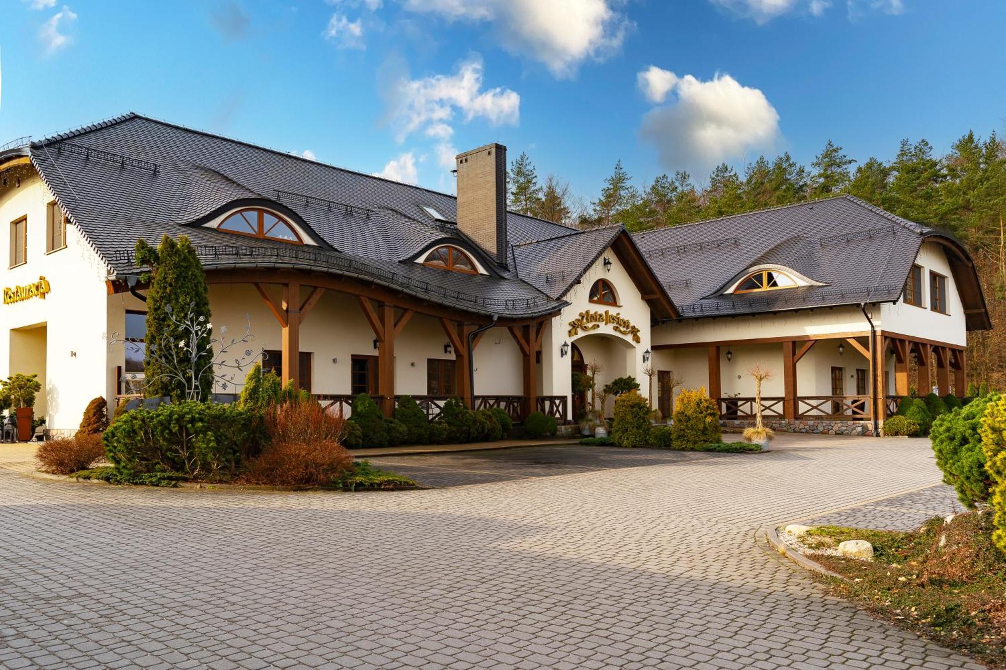 Zlota Jesien Restauracja I Noclegi Nad Jeziorem Karthaus Exterior foto